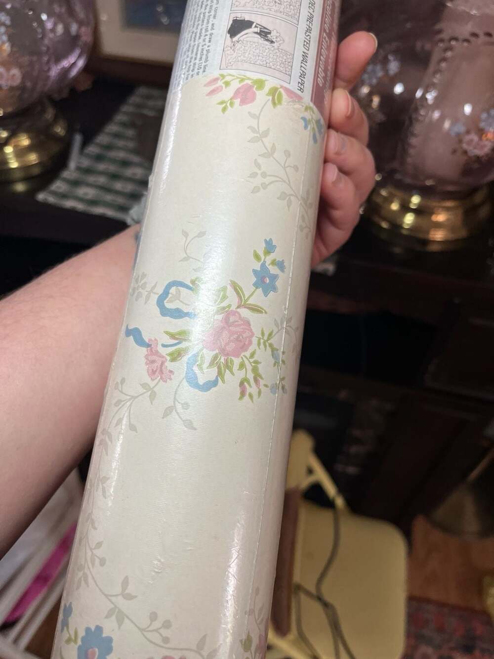 Waldec Vintage Floral Vinyl Coated Prepasted Strippable Wallpaper Roll Pattern 1